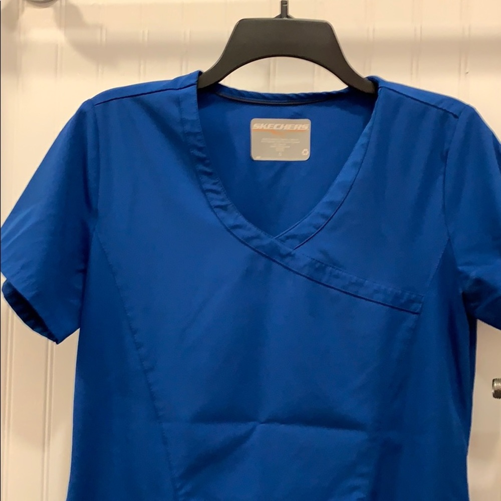 Scrub set